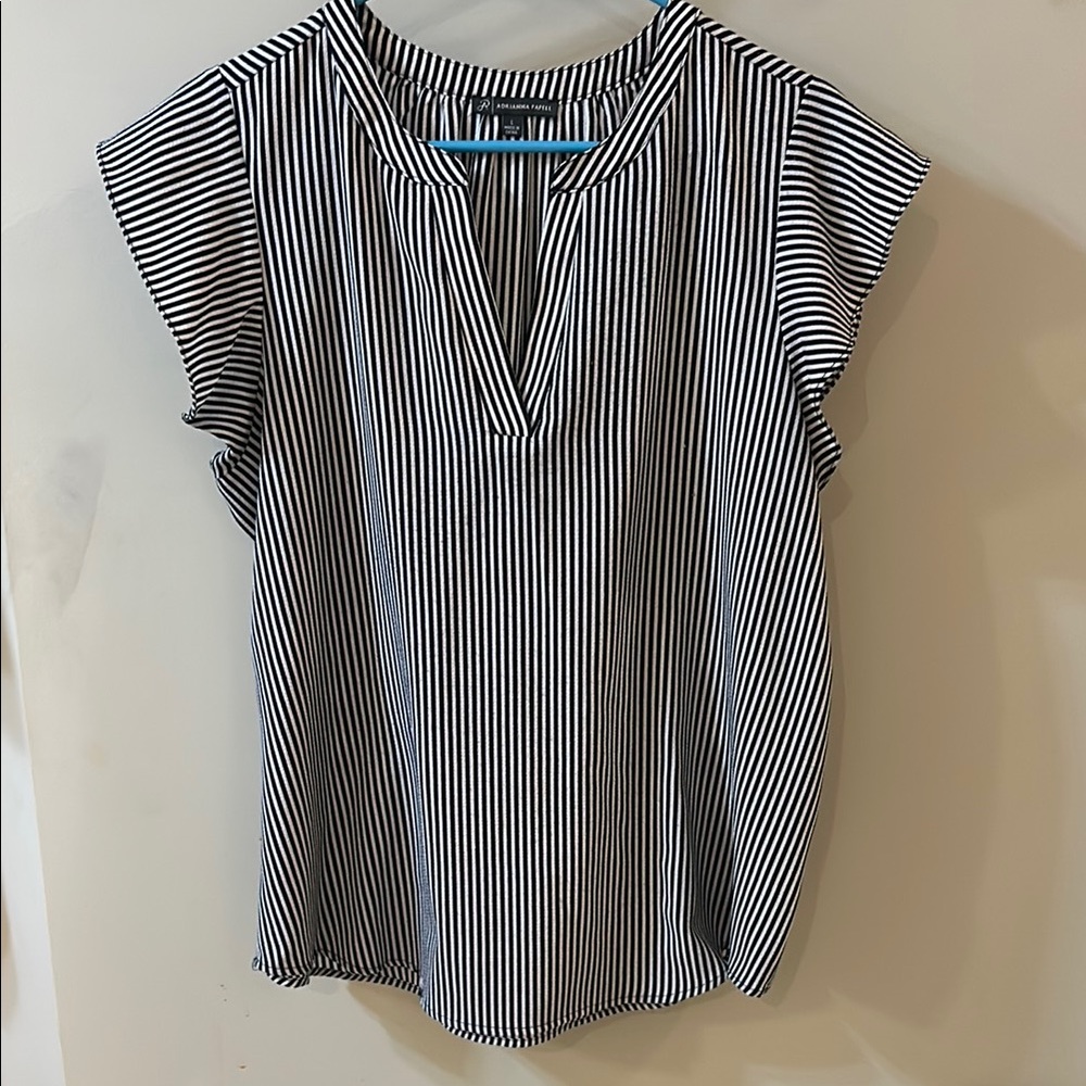 Adrianna Papell Black and White Boxy Blouse with Cap Sleeves